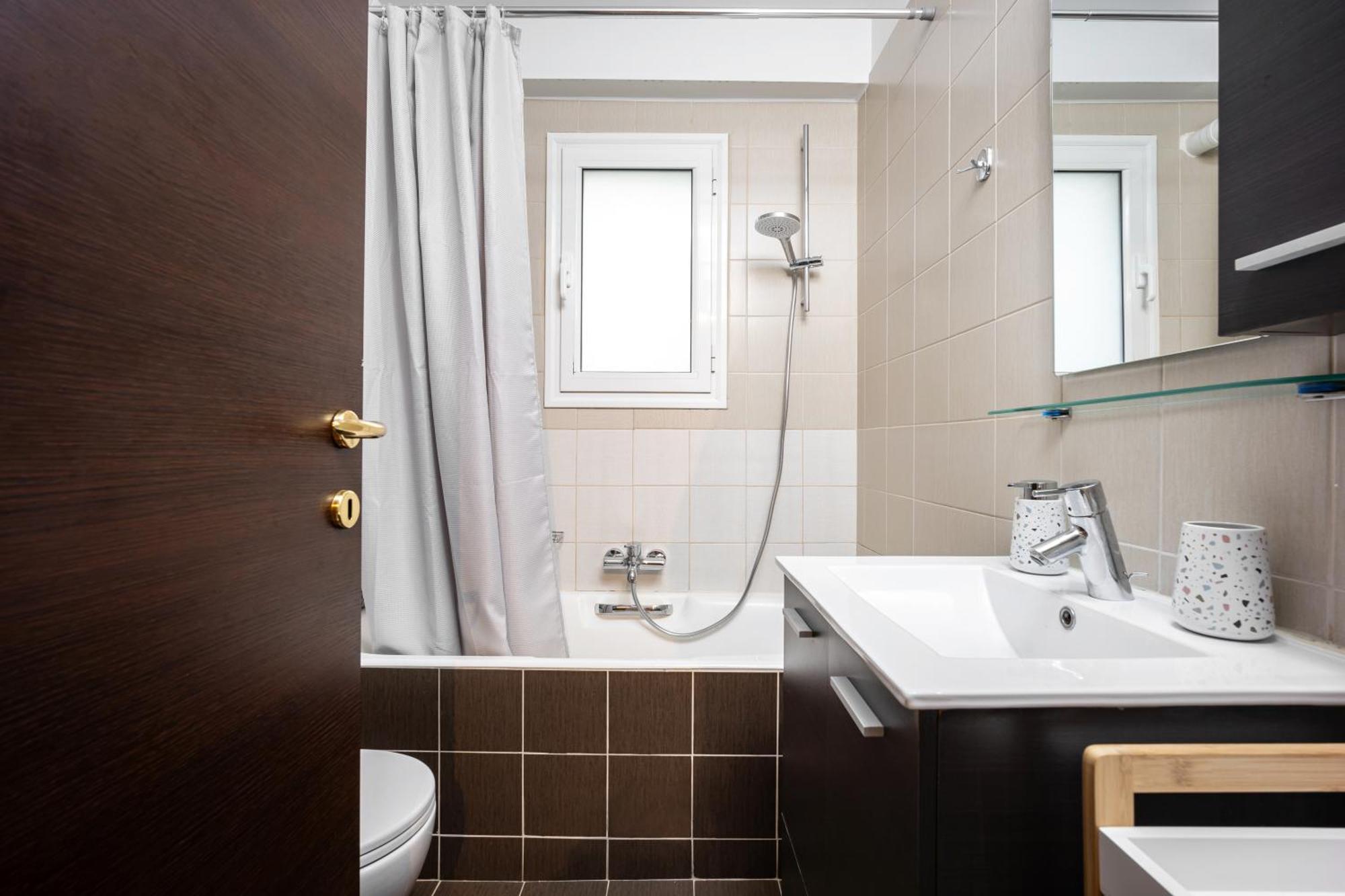 Elegant 2Bd Apartment Near Acropolis By Ilsofoir Collection Atene Esterno foto