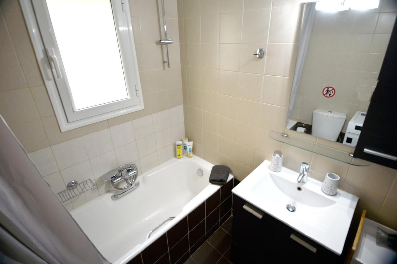 Elegant 2Bd Apartment Near Acropolis By Ilsofoir Collection Atene Esterno foto